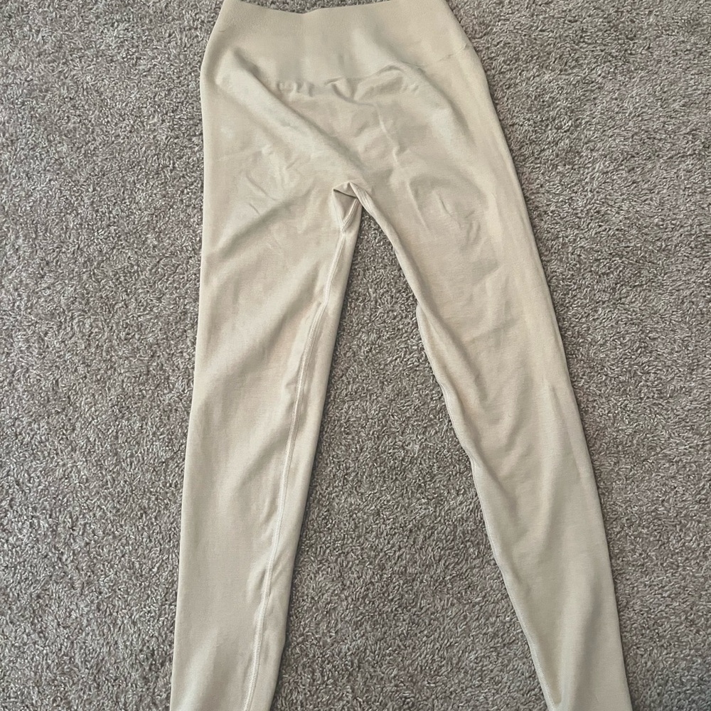 Brand new, never worn amplify Alphlete leggings.